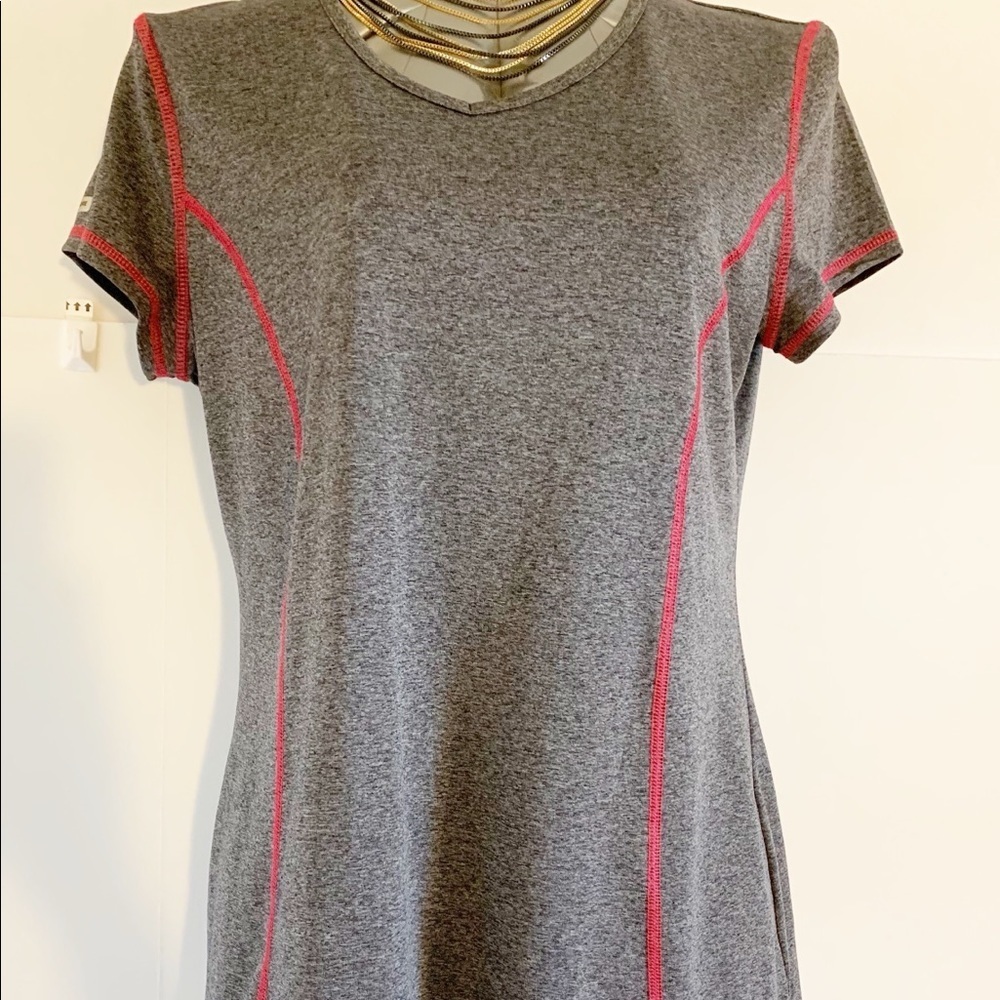 Danskin Now semi fitted Top! Size Large!